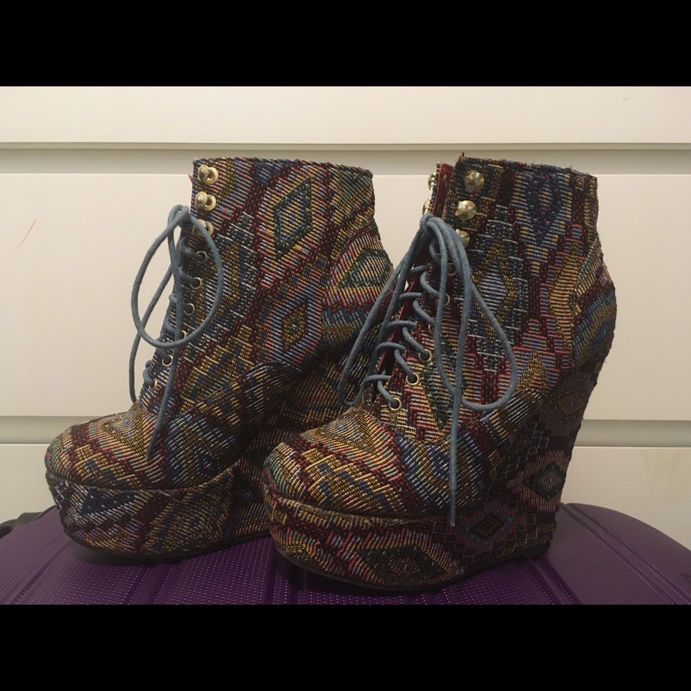 Boots - Picture 3 of 3